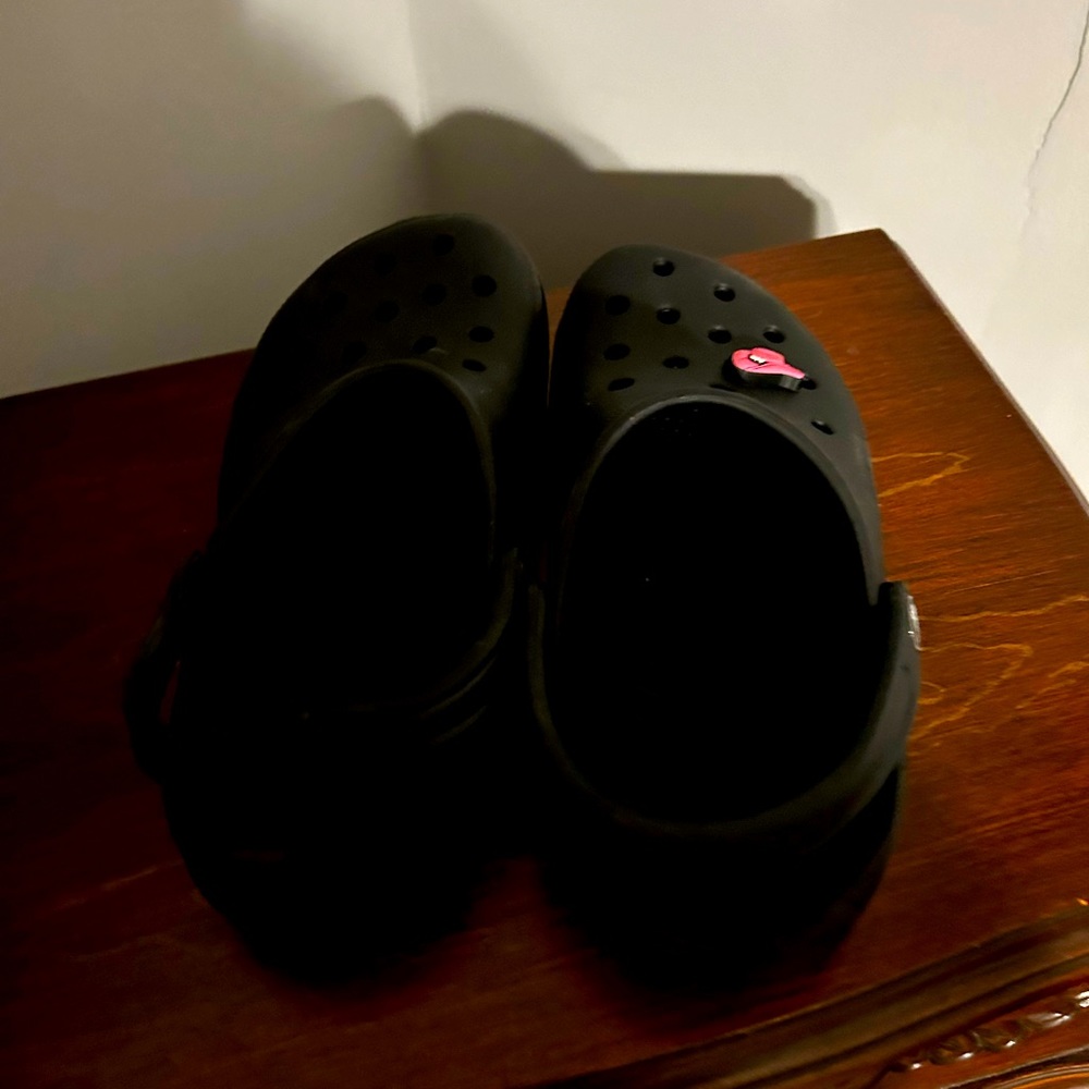 Good condition black crocs